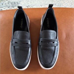 Vionic Uptown Black Leather Loafer Women’s